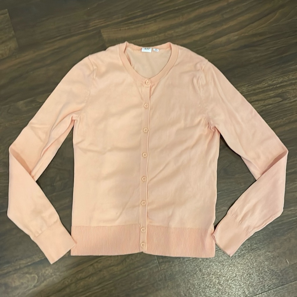 Gap Classic cardigan in peach martini New without tags XS